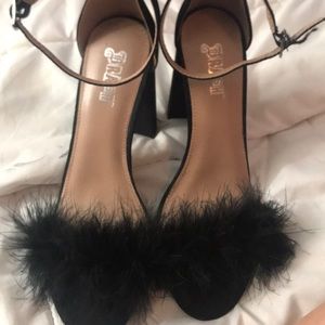 Faux fur heels VS FOR SHOW